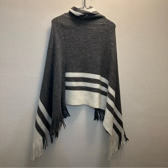 Loft Oversized Gray & White Poncho One Size - Picture 4 of 7